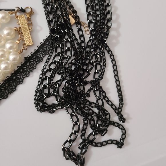 13 Pc Halloween Gothic Jewelry Lot Chokers Necklace Bracelet Skulls Cross Pearl - Picture 13 of 16